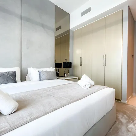 Prestigious Burj Royale Luxury Apartments Downtown Dubai Exterior photo