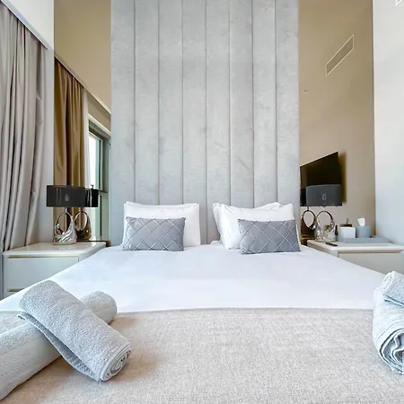 Prestigious Burj Royale Luxury Apartments Downtown Dubai Exterior photo