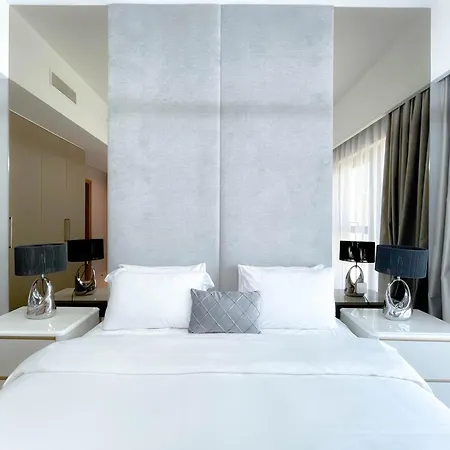 Prestigious Burj Royale Luxury Apartments Downtown Dubai Exterior photo