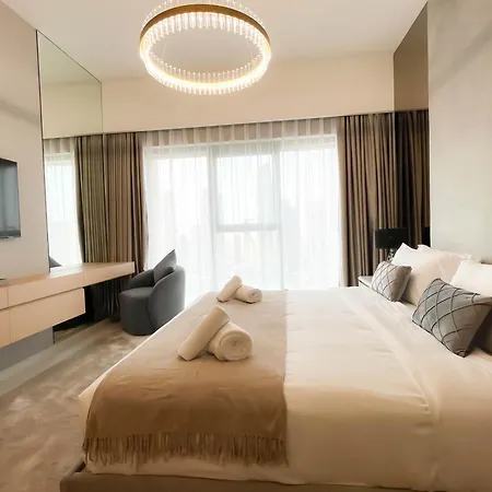 Prestigious Burj Royale Luxury Apartments Downtown Dubai Exterior photo