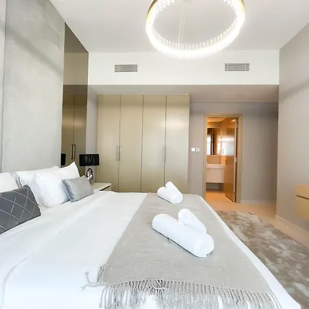 Prestigious Burj Royale Luxury Apartments Downtown Dubai Exterior photo