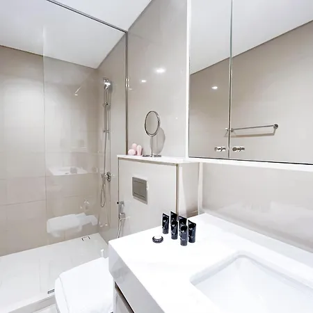 Prestigious Burj Royale Luxury Apartments Downtown Dubai Room photo