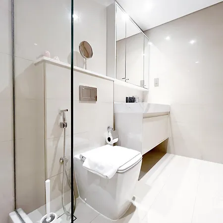 Prestigious Burj Royale Luxury Apartments Downtown Dubai Room photo