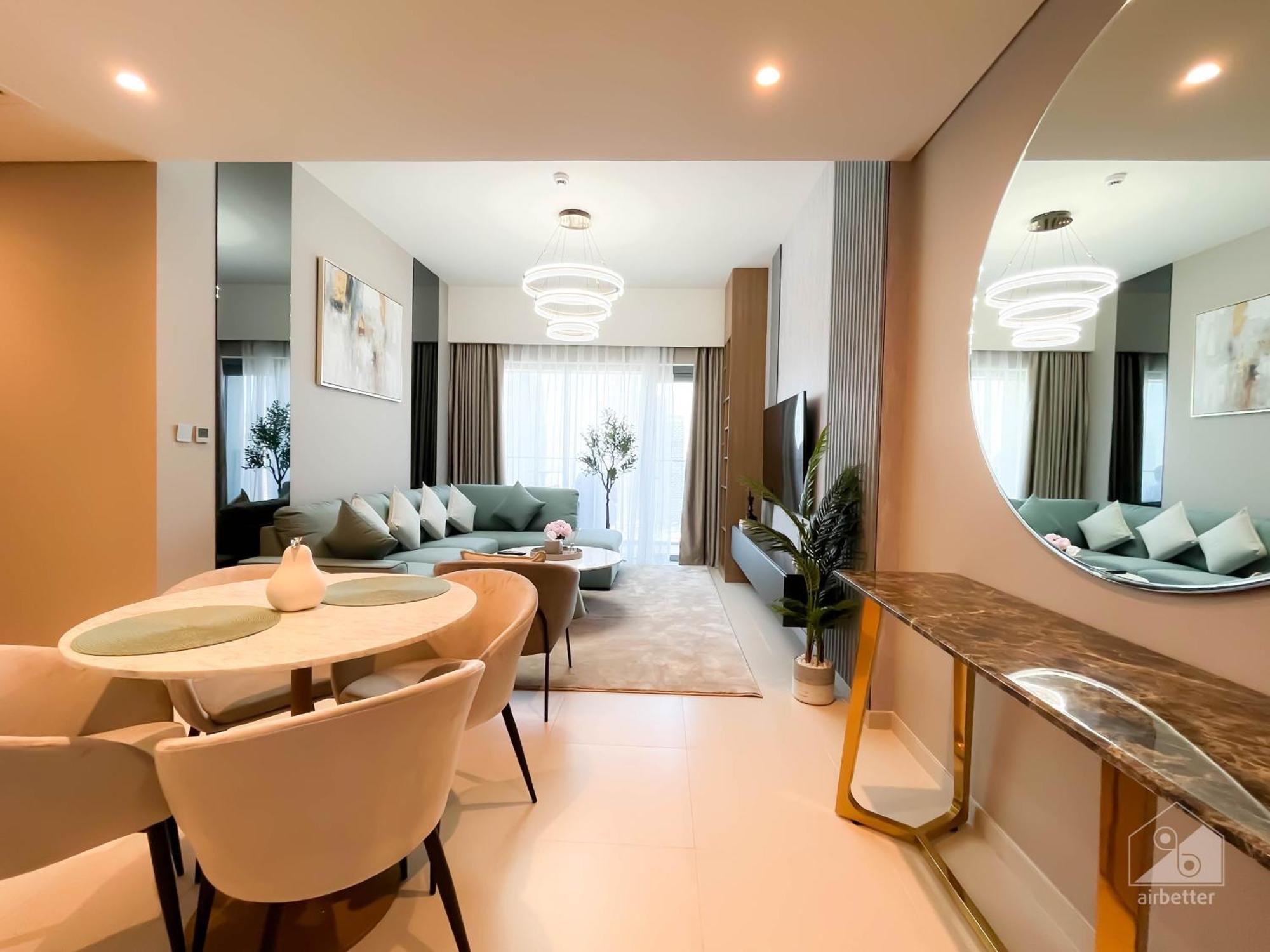Prestigious Burj Royale Luxury Downtown Dubai