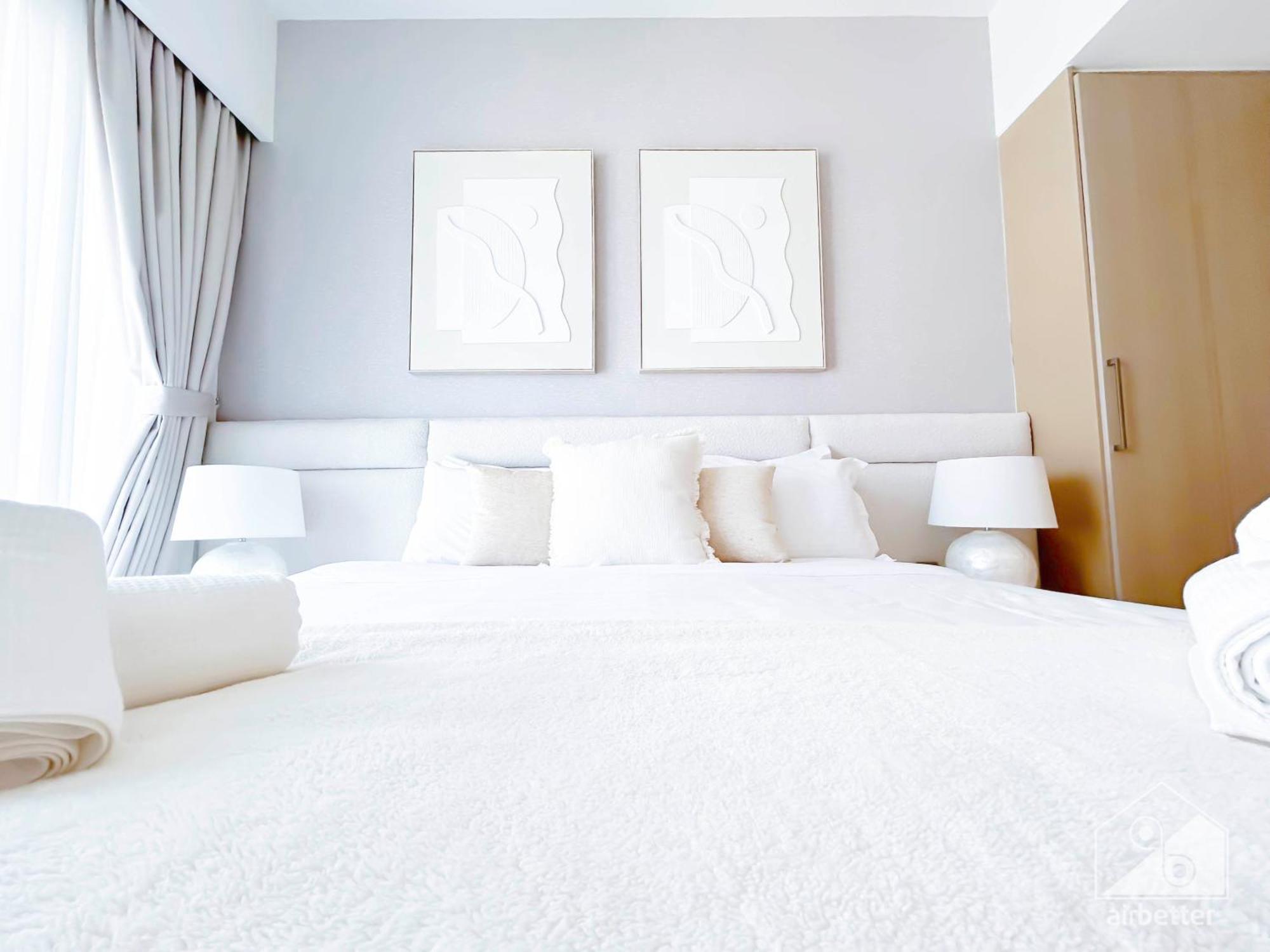 Prestigious Burj Royale Luxury Downtown Dubai