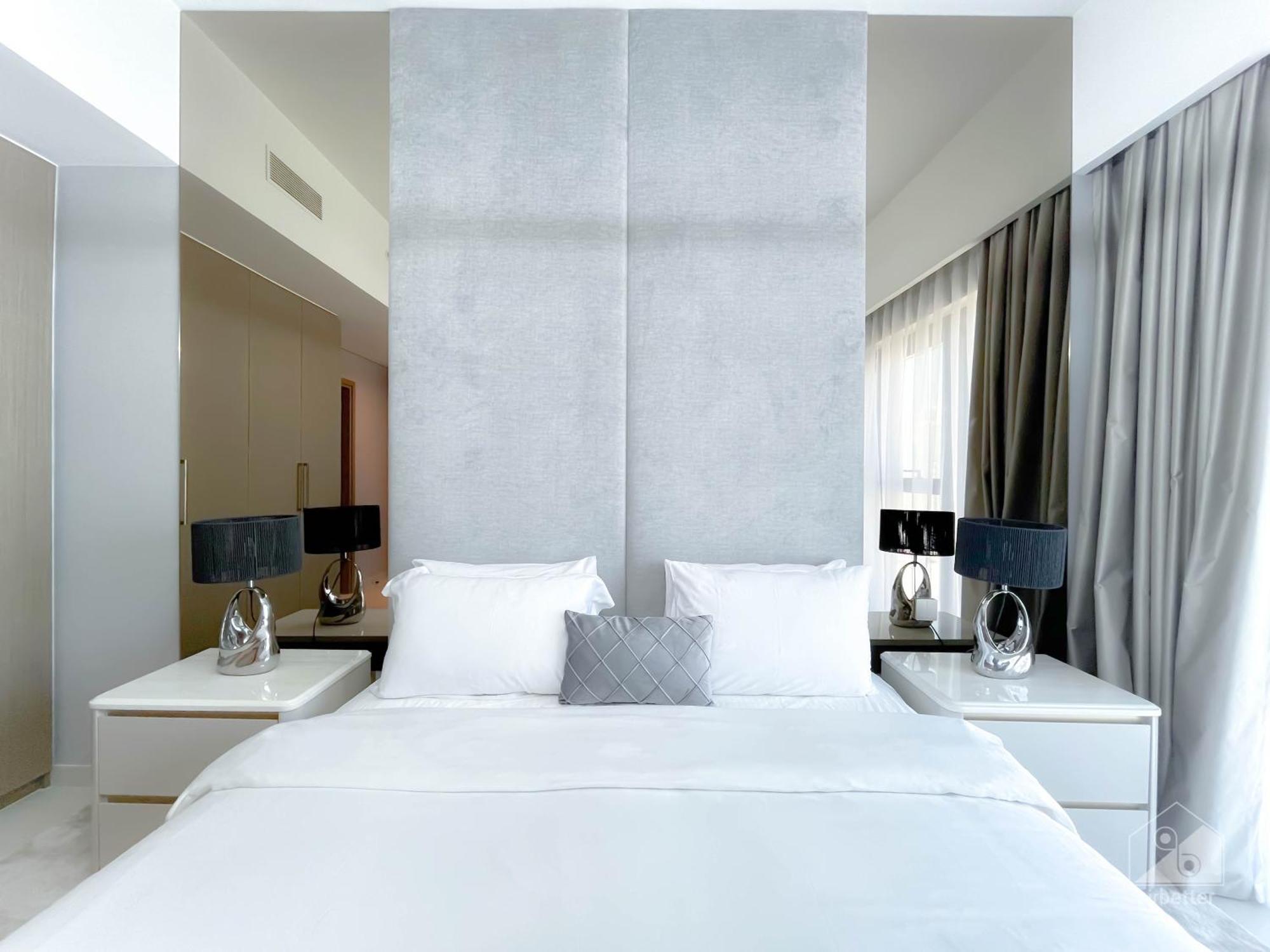 Prestigious Burj Royale Luxury Downtown *