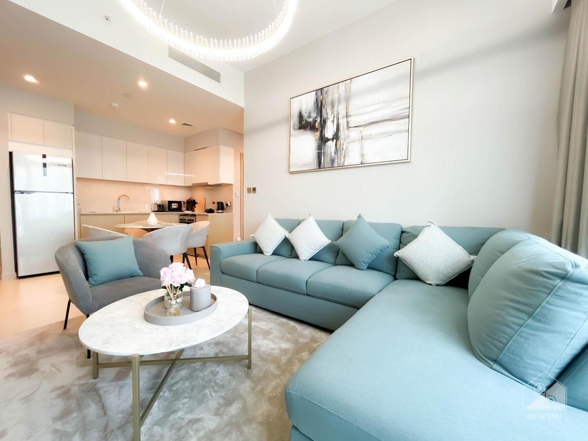 Prestigious Burj Royale Luxury Downtown Dubai